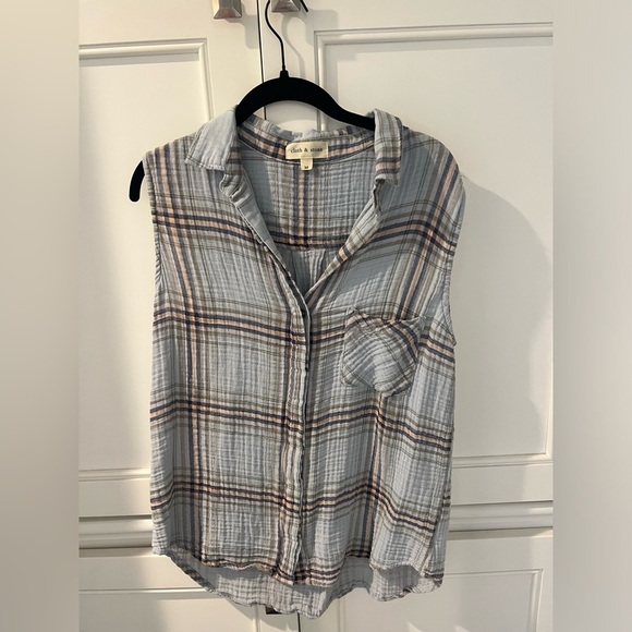 Cloth & Stone Sleeveless Button Down Shirt - Picture 1 of 4